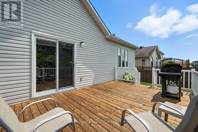 28557335/128-topaze-crescent/town-of-rockland/clarence-rockland/ontario/K4K0E3_21