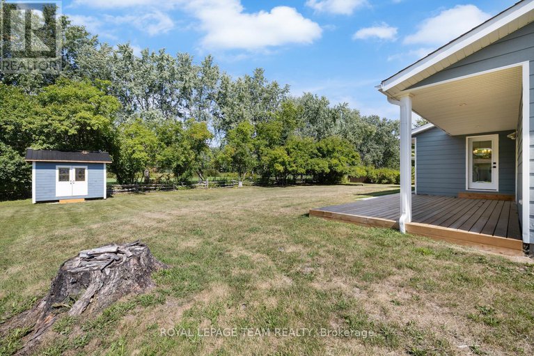 28822085/1245-fairway-drive/manotick-south-to-roger-stevens/ottawa/ontario/K4M1B3_34