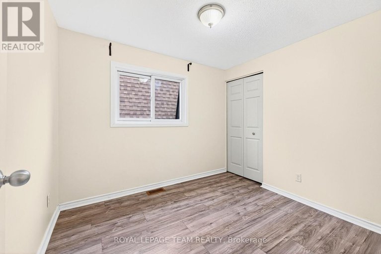 29127398/2-13-bertona-street/manordale/ottawa/ontario/K2G0W2_20