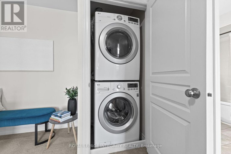28756999/611-compass-street/mer-bleuebradley-estatesanderson-park/ottawa/ontario/K1W0J8_17