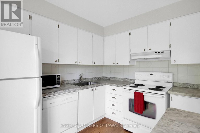 28352511/1337-ambridge-way/carleton-heights/ottawa/ontario/K2C3T3_13