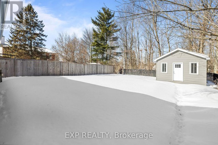 29427450/1377-mcmahon-avenue/emerald-woodssawmill-creek/ottawa/ontario/K1T1C2_29