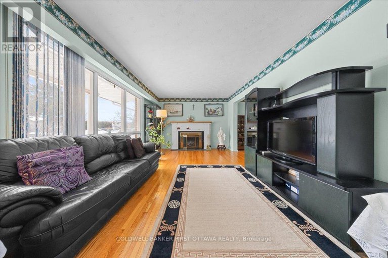 29427446/34-hadley-circle/bells-corners/ottawa/ontario/K2H6N9_3