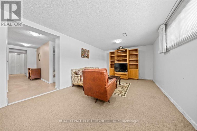 29481876/1075-secord-avenue/billings-bridge/ottawa/ontario/K1H8C7_21