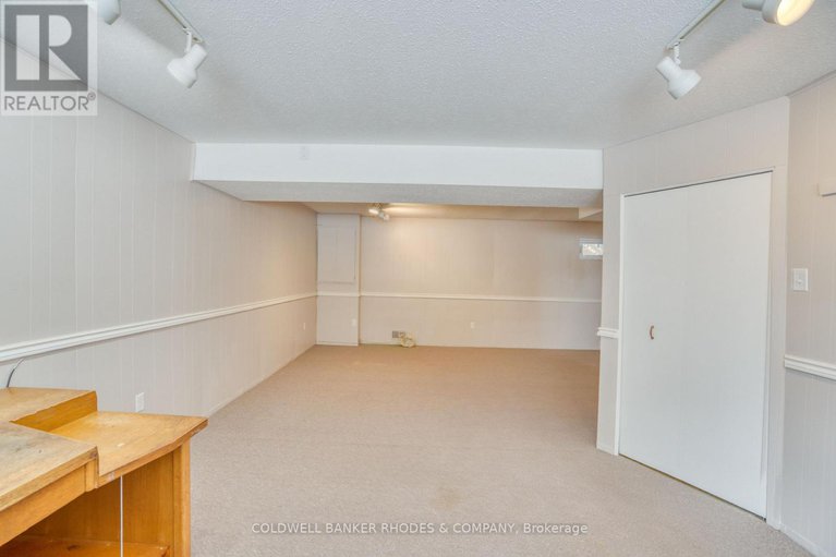 29414464/1858-sharel-drive/urbandale-acres/ottawa/ontario/K1H6W4_24