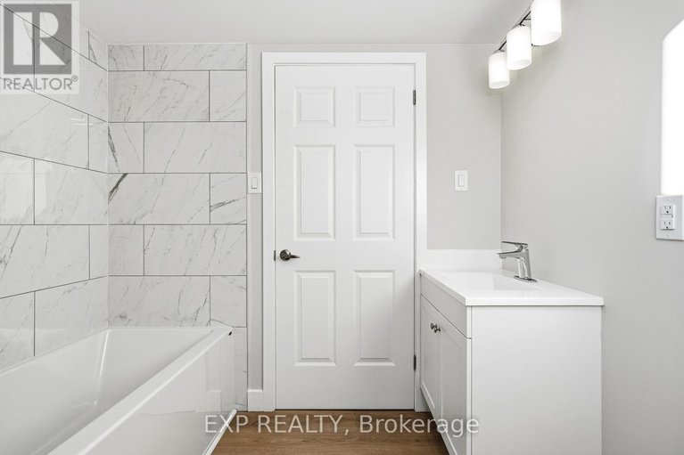 29533055/2158-fillmore-crescent/beacon-hill-north/ottawa/ontario/K1J6A4_28