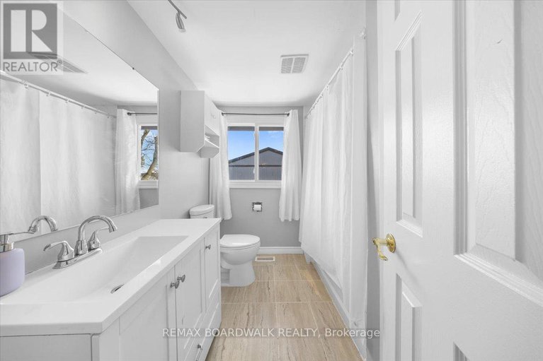 29403868/428-moodie-drive/westcliffe-estates/ottawa/ontario/K2H8A6_24