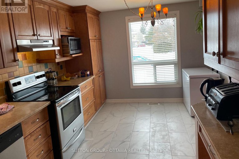 29385031/1191-grenoble-crescent/orleans-wood/ottawa/ontario/K1C2C5_7