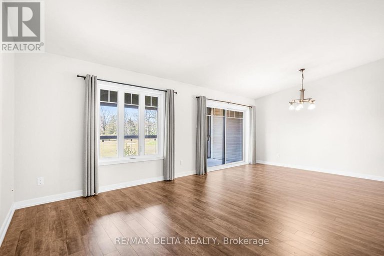 28577157/282-306-masters-lane/town-of-rockland/clarence-rockland/ontario/K4K0L3_26