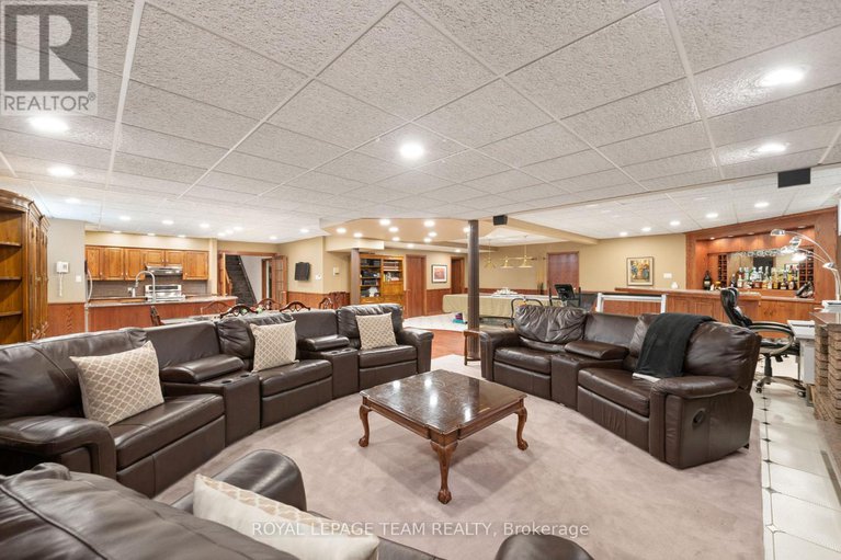 28150557/10-nancy-avenue/sheahan-estatestrend-village/ottawa/ontario/K2H8L4_38