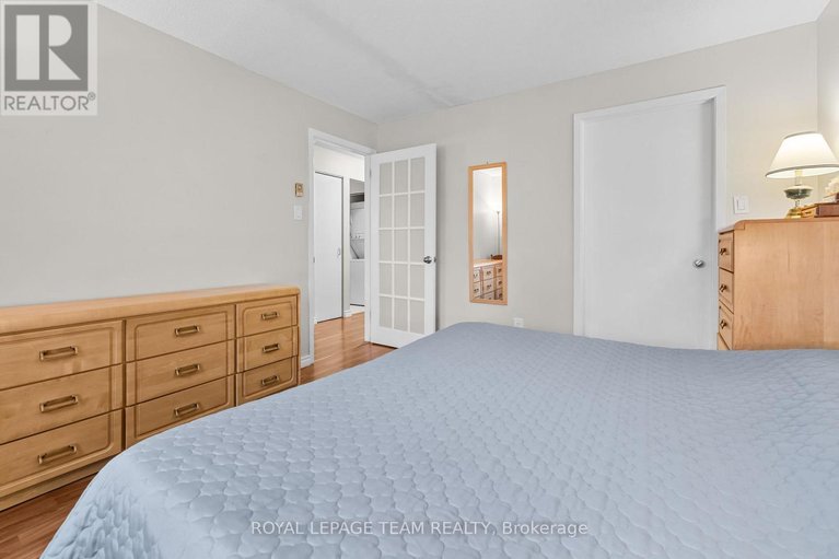 29603328/214-270-brittany-drive/viscount-alexander-park/ottawa/ontario/K1K4M3_15