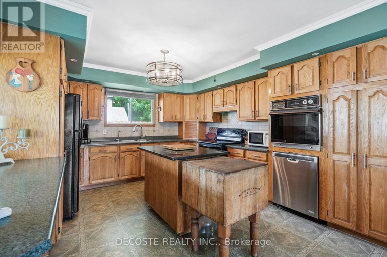 28517069/114-st-george-street-w/alexandria/north-glengarry/ontario/K0C1A0_7