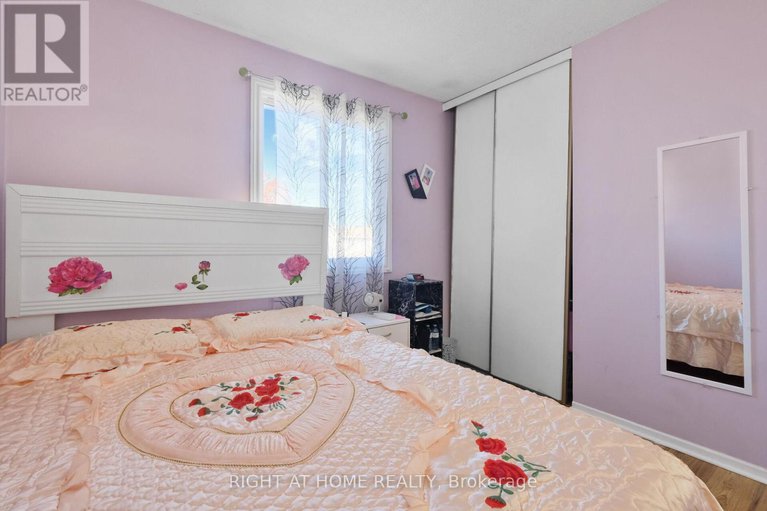 28221078/6104-vineyard-drive/convent-glen/ottawa/ontario/K1C2K2_33