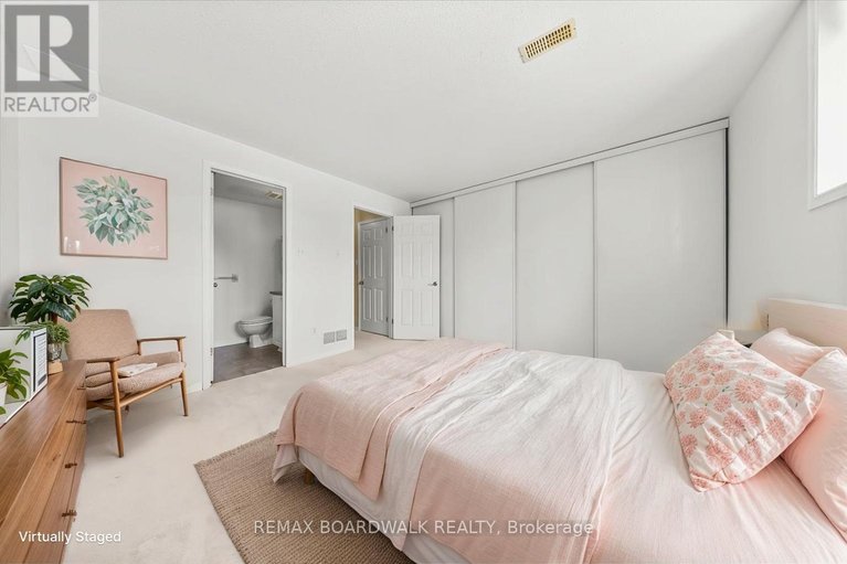 29483798/364-crownridge-drive/emerald-meadowstrailwest/ottawa/ontario/K2M3A4_29