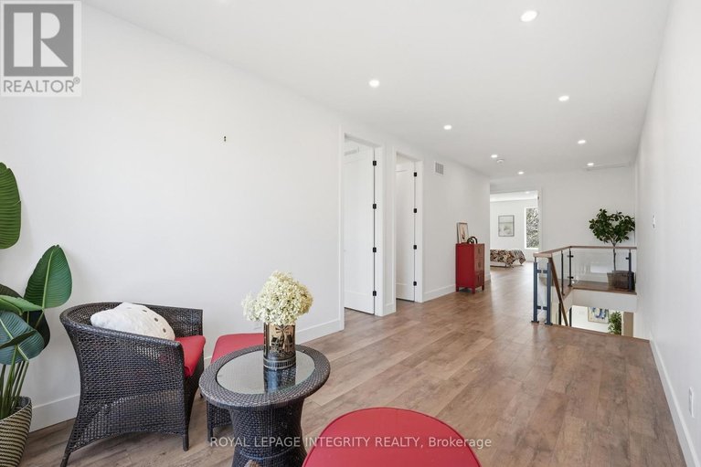 29663854/984-watson-street/fairfield-heights/ottawa/ontario/K2B6C2_22