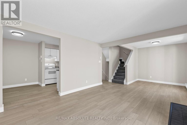 28995310/73b-750-st-andre-drive/hiawatha-parkconvent-glen/ottawa/ontario/K1C4R8_11