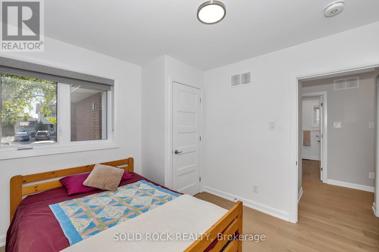 28414092/1229-erindale-drive/copeland-park/ottawa/ontario/K2C2G2_16
