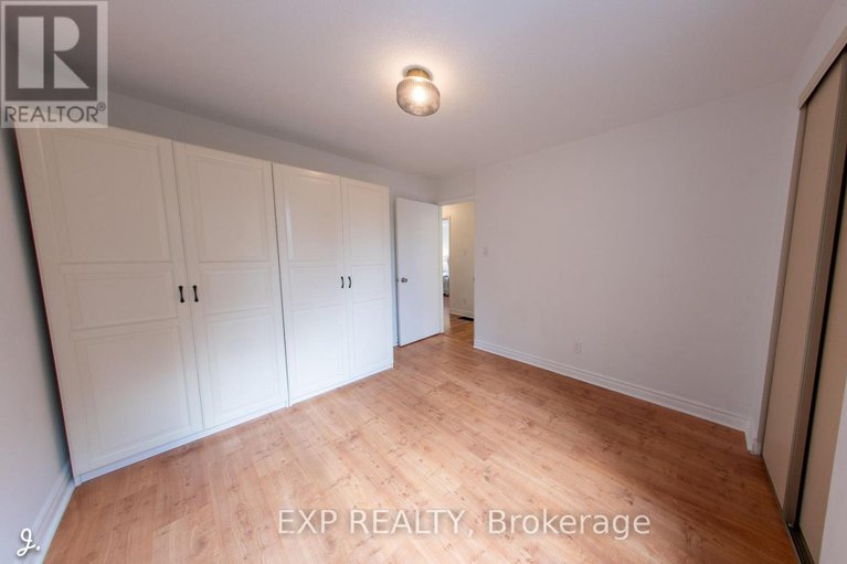 28377335/2772-springland-drive/mooneys-bayriverside-park/ottawa/ontario/K1V6M4_30