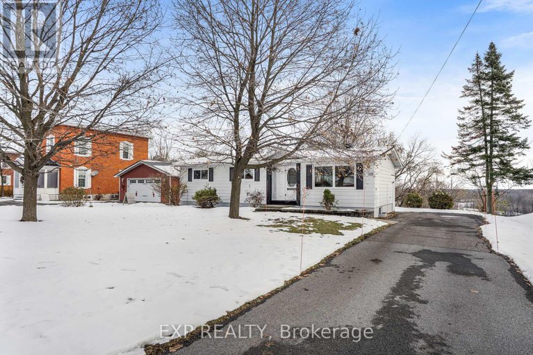 29139748/133-high-street/vankleek-hill/champlain/ontario/K0B1R0_1