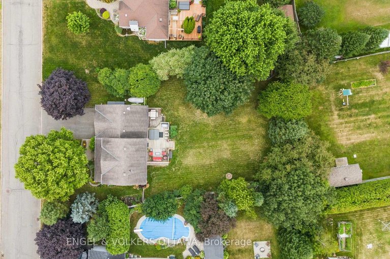 29593963/129-corvinelli-crescent/village-of-russell/russell/ontario/K4R1G4_44