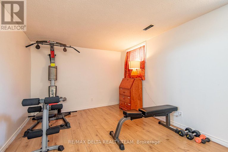 29081598/276-turnstone-court/chatelaine-village/ottawa/ontario/K1E2V2_26