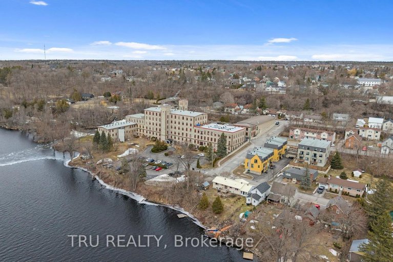 29555386/308-1-rosamond-street-e/almonte/mississippi-mills/ontario/K0A1A0_1