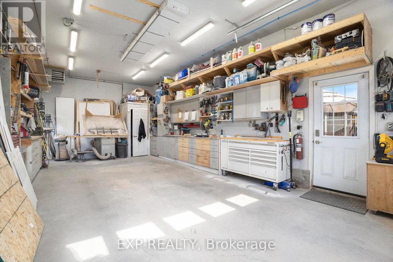 28990239/2003-farisita-drive/vars-village/ottawa/ontario/K0A3H0_28