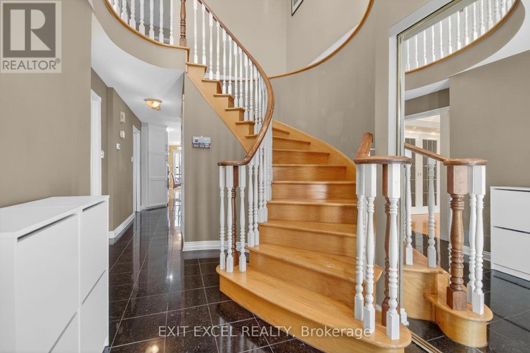 29577468/1093-b-normandy-cr-normandy-crescent/carleton-heights/ottawa/ontario/K2C0L9_4