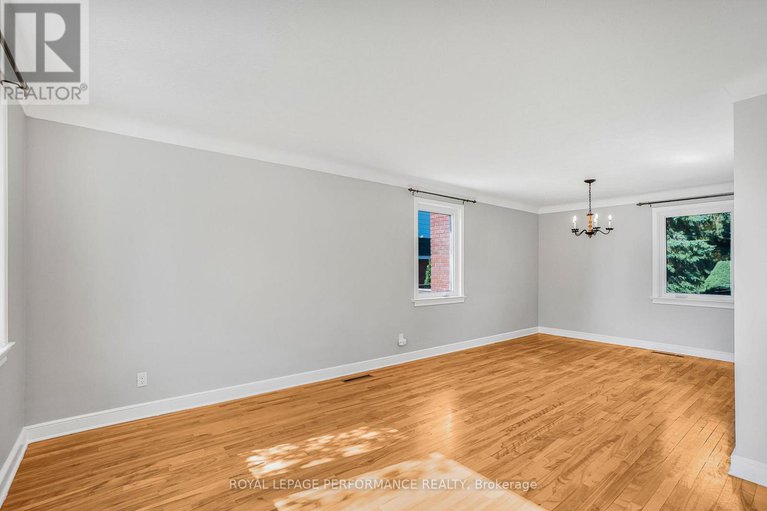 29004897/1315-kilborn-avenue/applewood-acres/ottawa/ontario/K1H6L2_5