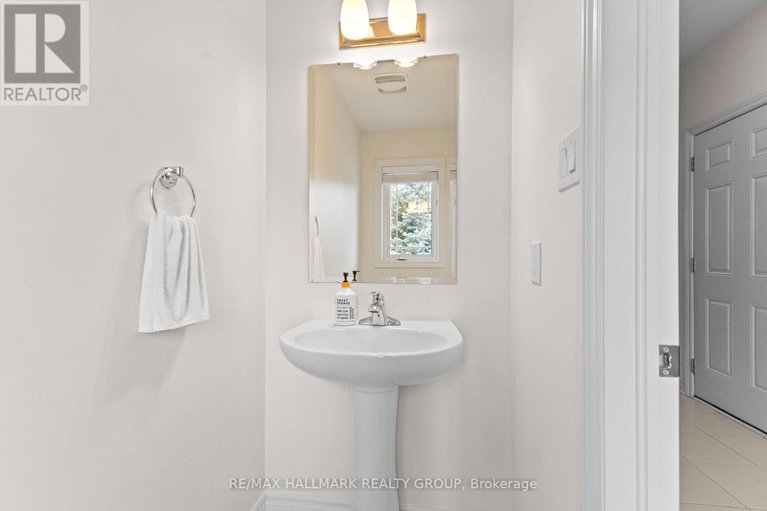 29419266/420-barrick-hill-road/emerald-meadowstrailwest/ottawa/ontario/K2M0H7_4