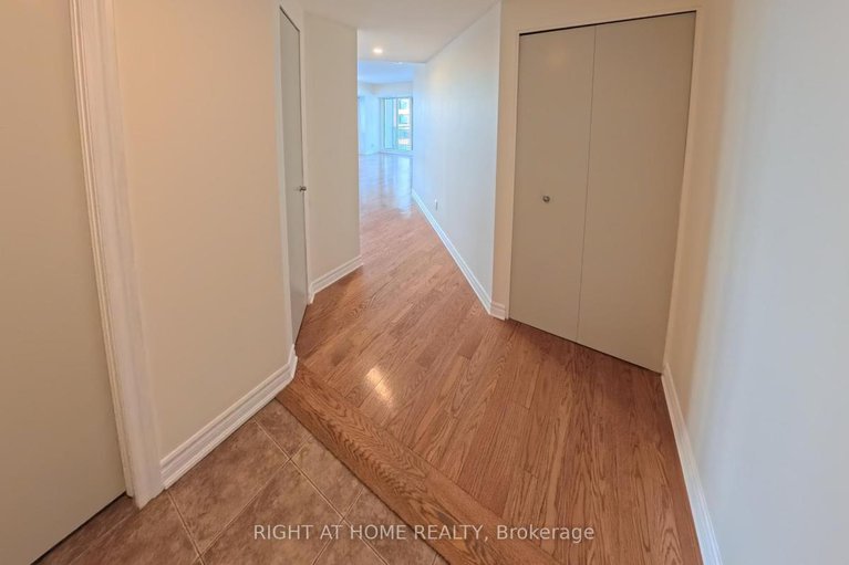 29185277/1901-234-rideau-street/sandy-hill/ottawa/ontario/K1N0A9_9