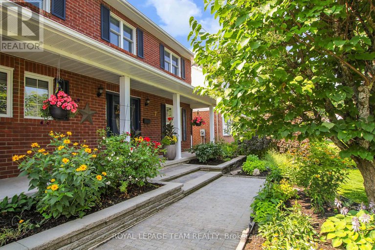 28617352/7-albury-crescent/stittsville-central/ottawa/ontario/K2S1G7_2