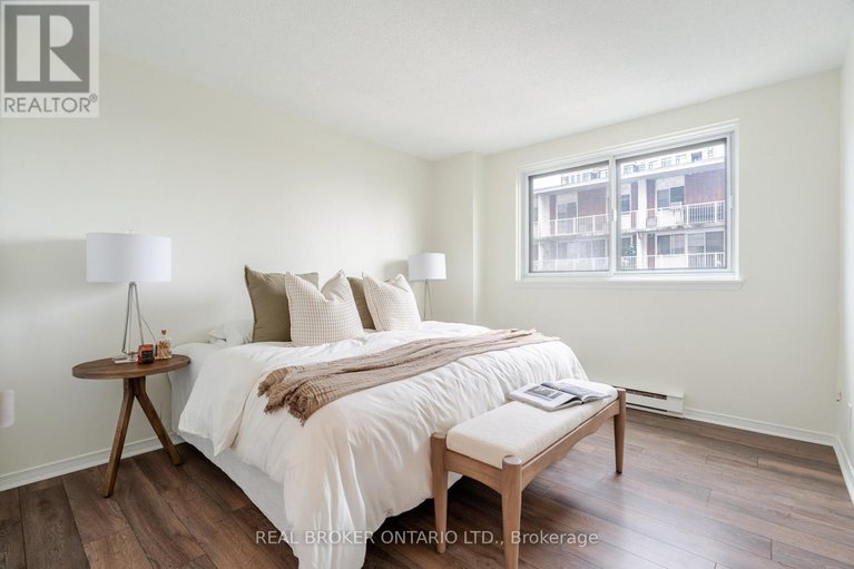 29063221/906-199-kent-street/ottawa-centre/ottawa/ontario/K2P2K8_17