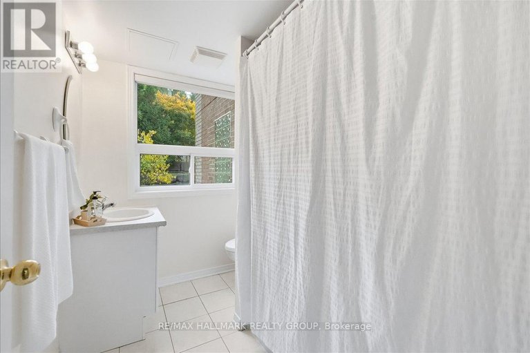 29023587/206-320-centrum-boulevard/bilberry-creekqueenswood-heights/ottawa/ontario/K1E3X9_16