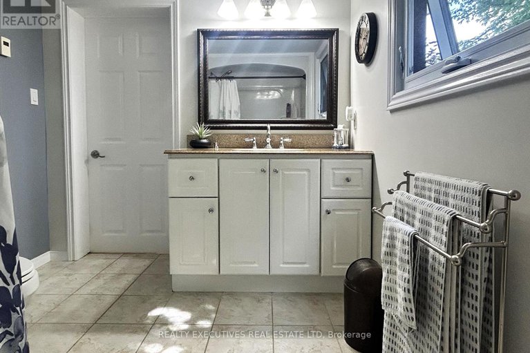 28771764/11908-toyeshill-road/south-dundas-matilda-twp/south-dundas/ontario/K0C2H0_25