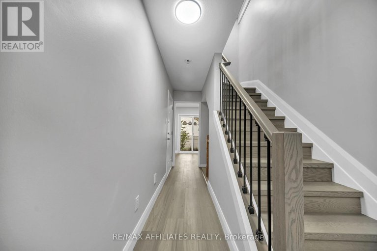 29042794/714-sanibel-private/westcliffe-estates/ottawa/ontario/K2H0A8_5