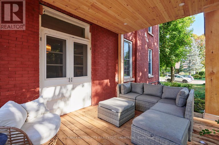 29254147/298-barr-street/renfrew/renfrew/ontario/K7V1J8_40