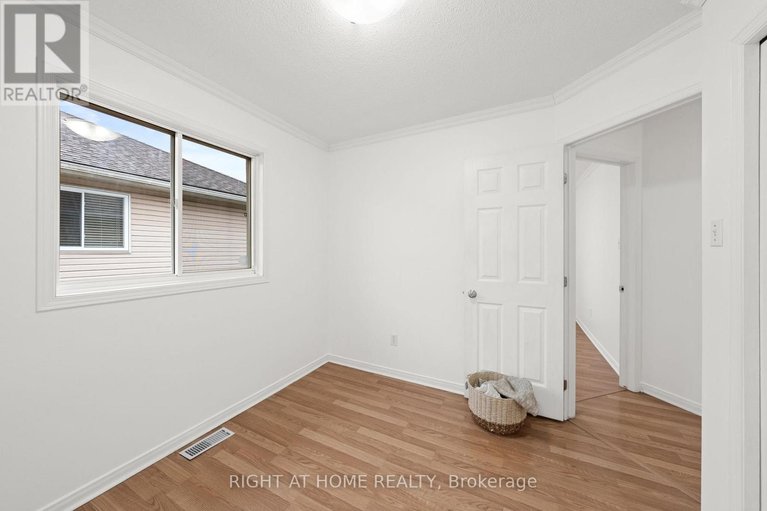 29607678/35-montana-way/longfields/ottawa/ontario/K2J4M2_27