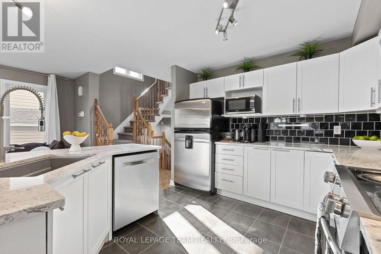 28633299/1879-arrowgrass-way/notting-hillsummerside/ottawa/ontario/K4A0C9_9