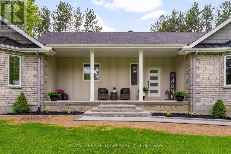 28475970/108-royal-troon-lane/dunrobin-shores/ottawa/ontario/K0A1T0_2