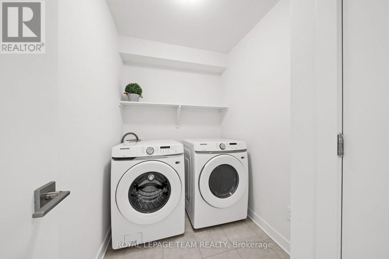 29423906/222-trumpeter-grove/riverside-southgloucester-glen/ottawa/ontario/K4M0N7_24