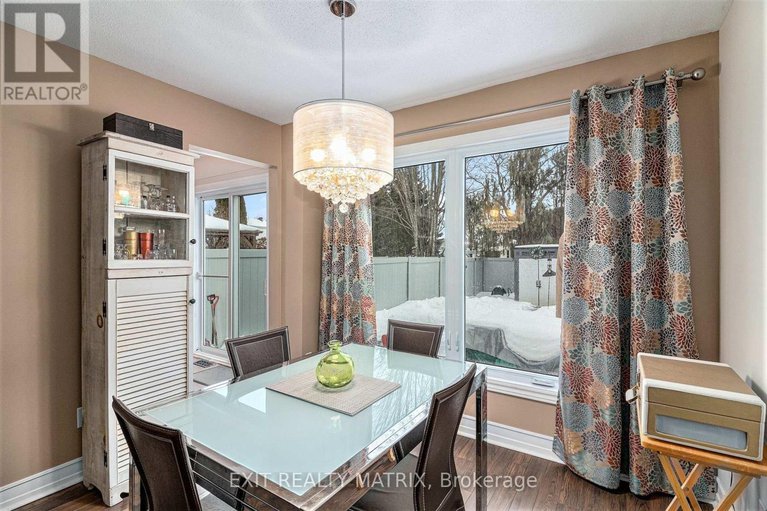 29247214/813-clearcrest-crescent/fallingbrookridgemount/ottawa/ontario/K4A3E8_10