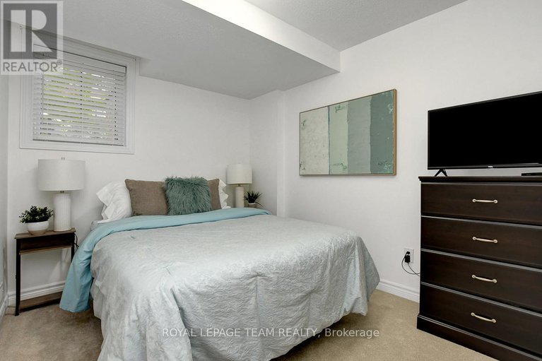 28579922/695a-sue-holloway-drive/strandherd/ottawa/ontario/K2J5R6_27