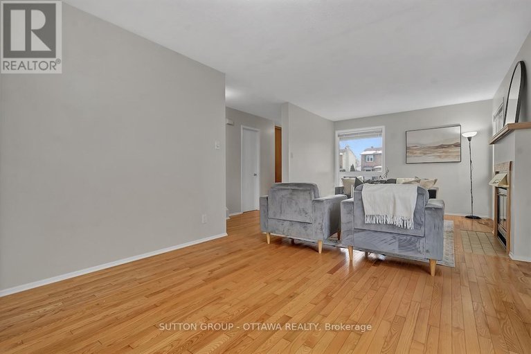 29123796/1540-bourcier-drive/bilberry-creekqueenswood-heights/ottawa/ontario/K1E3J2_12