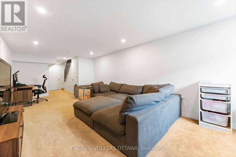 29006127/781-cairn-crescent/mer-bleuebradley-estatesanderson-park/ottawa/ontario/K1W0P7_41