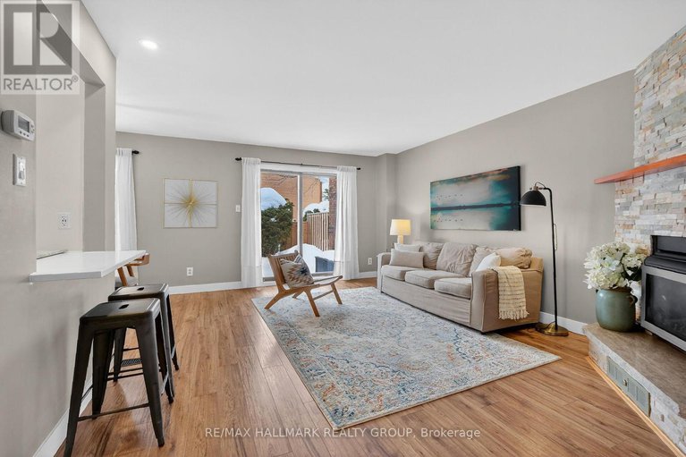 29379154/12-black-forest-lane/arbeatha-park/ottawa/ontario/K2H5C8_9