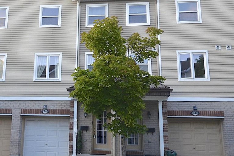 28768924/706-sanibel-private/westcliffe-estates/ottawa/ontario/K2H0A8_1
