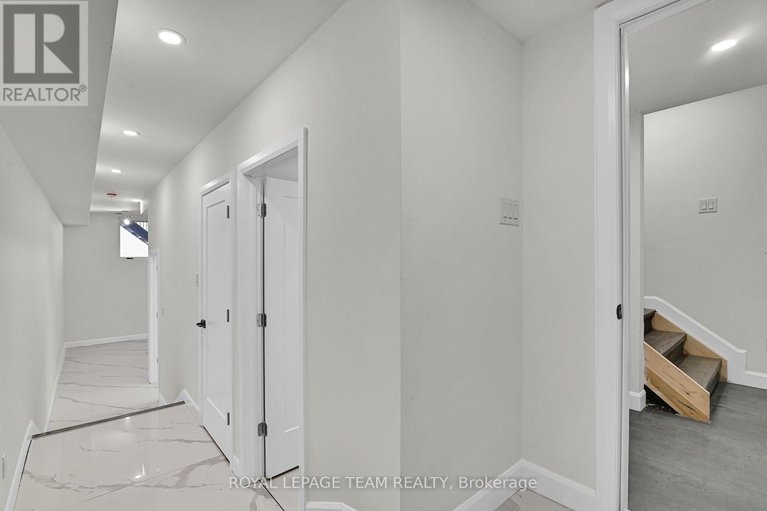 29076233/826-alpine-avenue/queensway-terrace-north/ottawa/ontario/K2B5R6_37