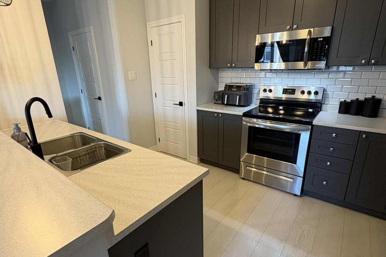 29056350/245-atima-circle/half-moon-bay/ottawa/ontario/K2J6T5_6