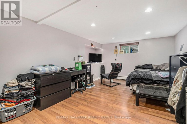 28502092/515-guy-street/overbrookcastle-heights/ottawa/ontario/K1K1B8_15
